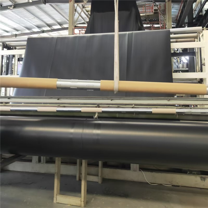 1.0 مم 1.5 مم 2.0 مم HDPE غشاء أرضي لـ Landfill.jpg