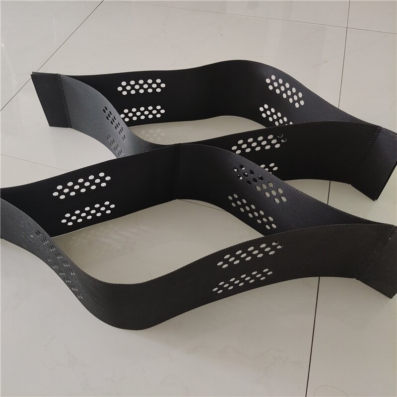 تطبيق البلاستيك Geocell HDPE لبناء الطرق السريعة.jpg