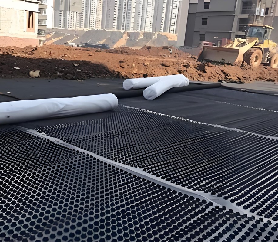 تطبيق ورقة استنزاف الدمل HDPE.jpg