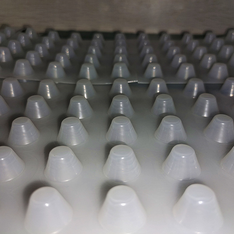 لوحة الصرف الصحي للماء. jpg