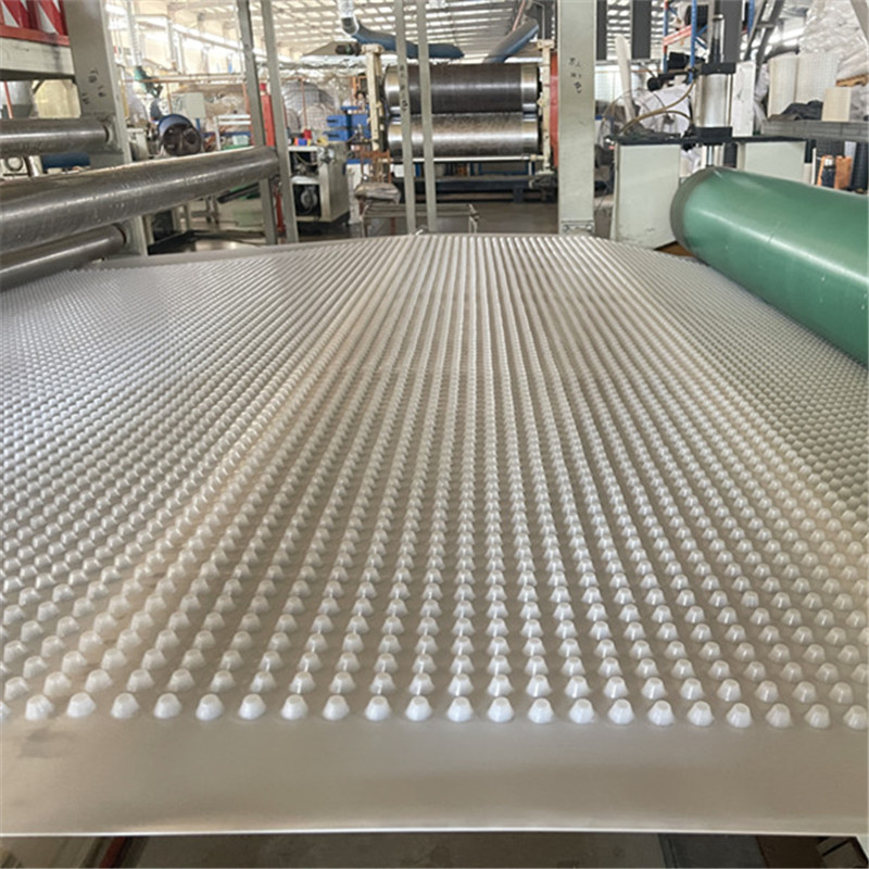 لوح تصريف HDPE.jpg لوح تصريف HDPE.jpg