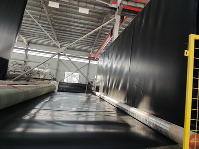 غشاء أرضي HDPE بالجملة.jpg غشاء أرضي HDPE بالجملة.jpg