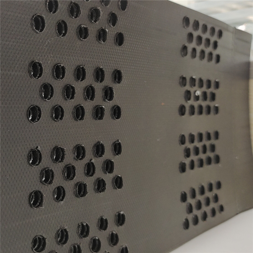 خلية أرضية على شكل قرص العسل.jpg خلية أرضية على شكل قرص العسل.jpg