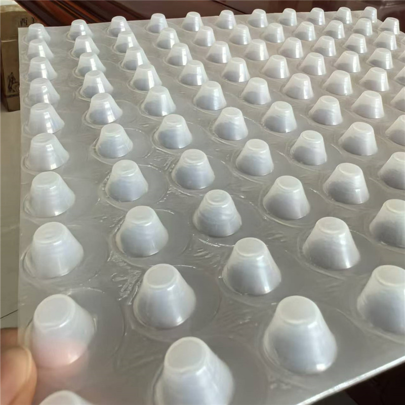لوح تصريف HDPE المنقّر عالي الجودة المقاوم للتآكل .jpg